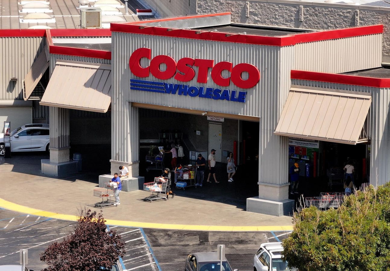 Costco Terjebak di Garis Bidik Kontroversi DEI
