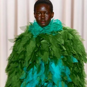 Couture Haute Giambattista Valli memberikan gaya karpet merah padat