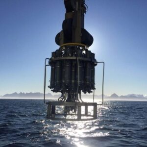 Perangkat CTD Rosette Mengukur Konduktivitas Laut