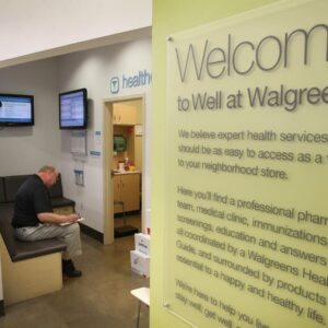 Sistem Kesehatan Chicago Besar Menutup hampir 50 klinik di dalam Walgreens