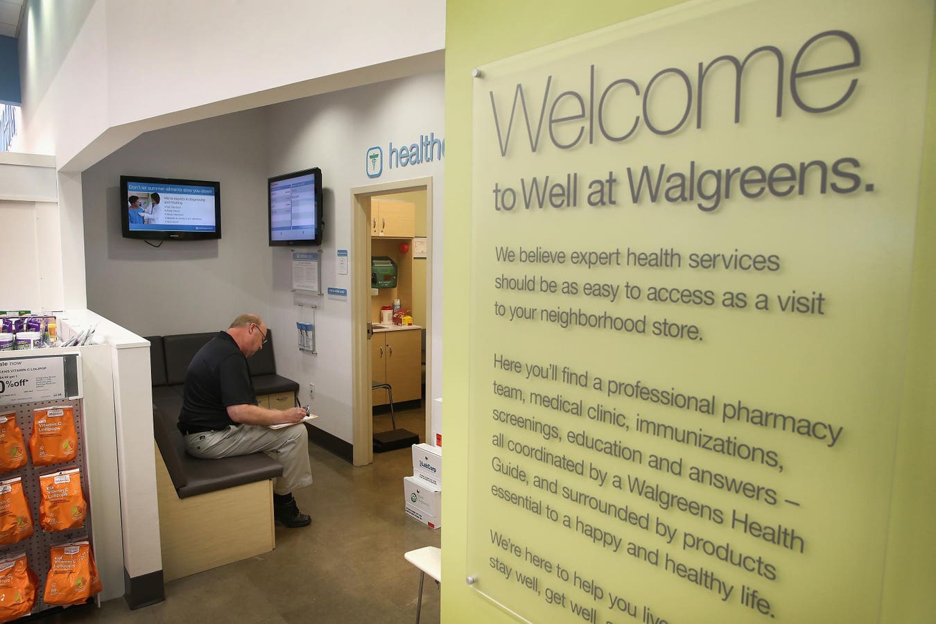 Sistem Kesehatan Chicago Besar Menutup hampir 50 klinik di dalam Walgreens