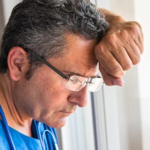 Dokter Pria Khawatir Stres