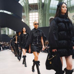 Chanel mengeksplorasi pita di antara ikon rumah lainnya