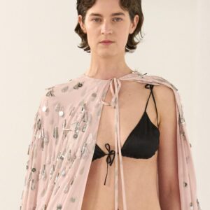 Duo Desain Ibu-Putri Bernadette Debut