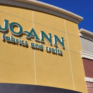 Joann untuk meletakkan semua 790 toko untuk tawaran karena tidak ada penyelamat muncul