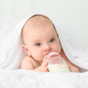 Botol memberi makan bayi