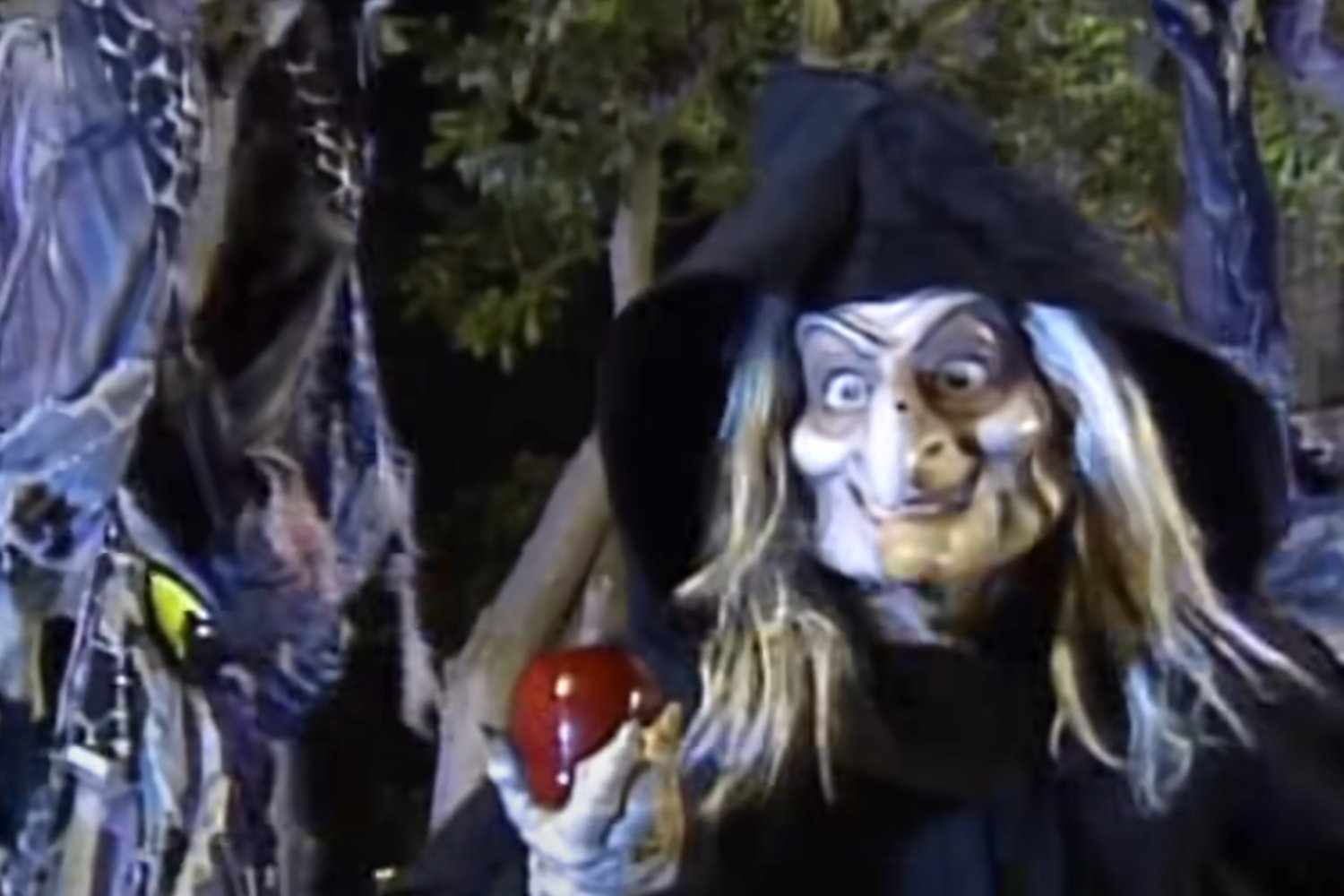 Snow White's Scary Adventures Sing Along Songs Walt Disney Pictures