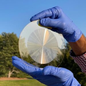 Peneliti Utah menunjukkan lensa datar