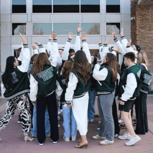 Program Varsity Dick Membuka Bekas Inisiatif Pemasaran Internal