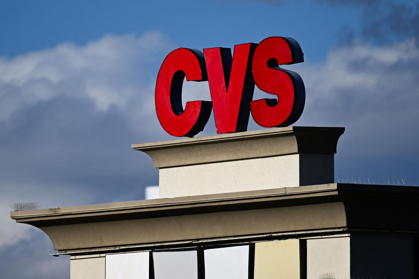 CEO CVS melanjutkan perombakan manajemen dengan CFO dan petugas medis baru