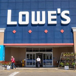 Diy Giant Lowe's Giliran ke Pro Market dengan akuisisi ADG $ 1,3 miliar