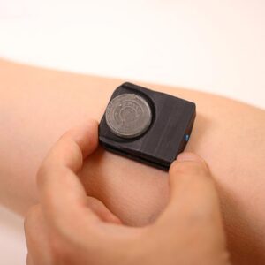 Perangkat yang dapat dipakai pada kulit