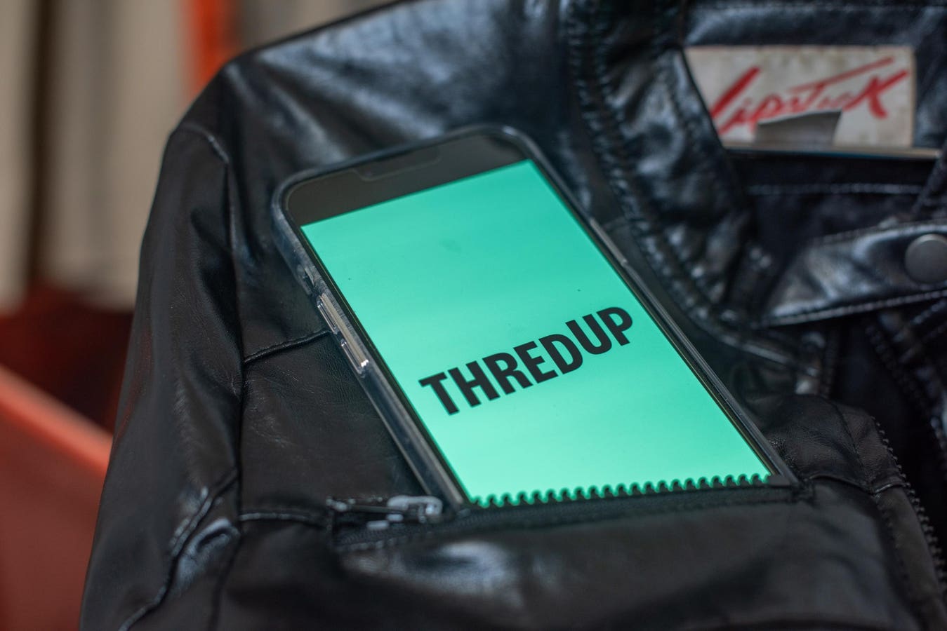 Pasar penjualan kembali mode untuk mendapatkan tumpangan dari tarif Trump