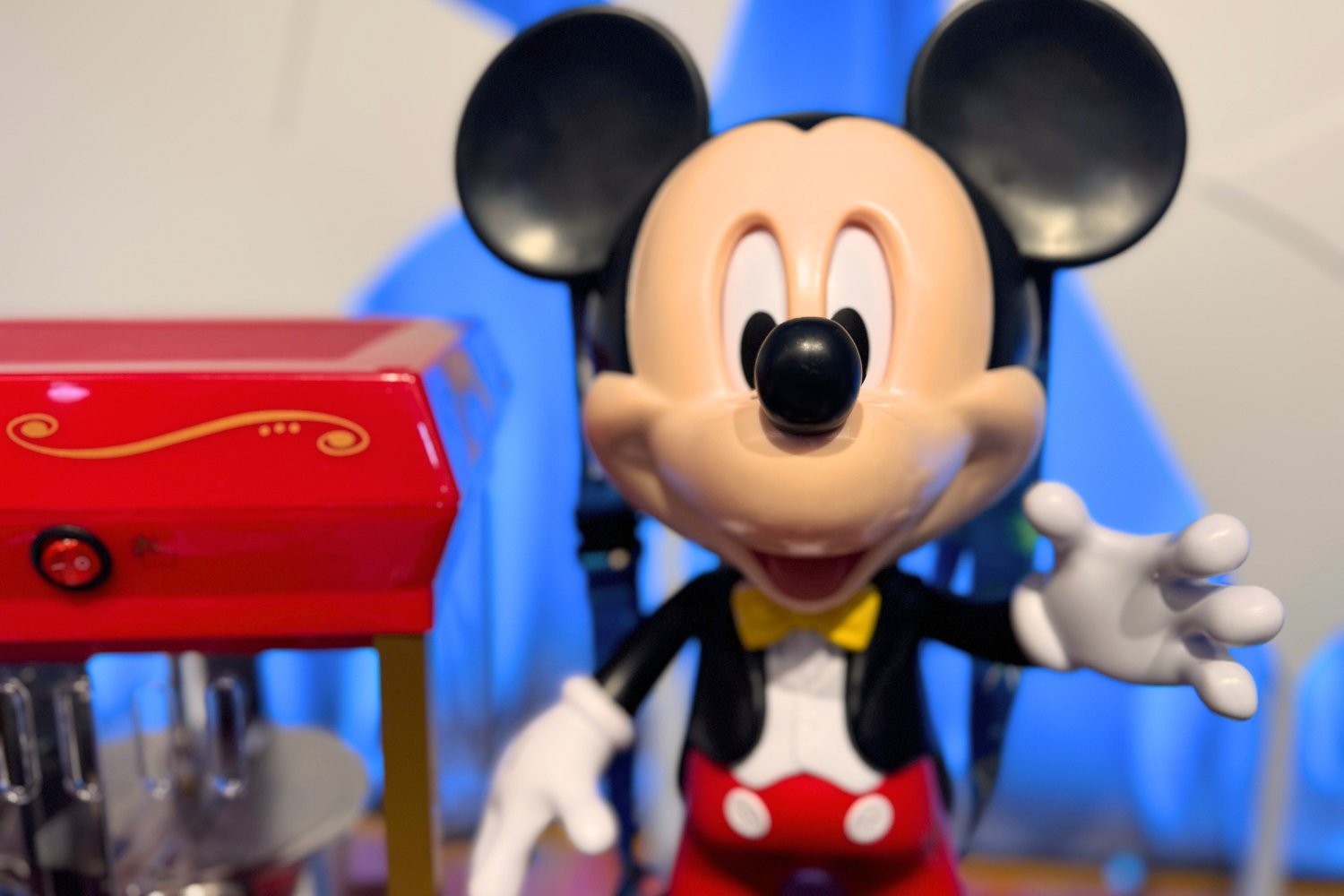 Mickey Mouse Robot Popcorn Bucket Io9 Gizmodo