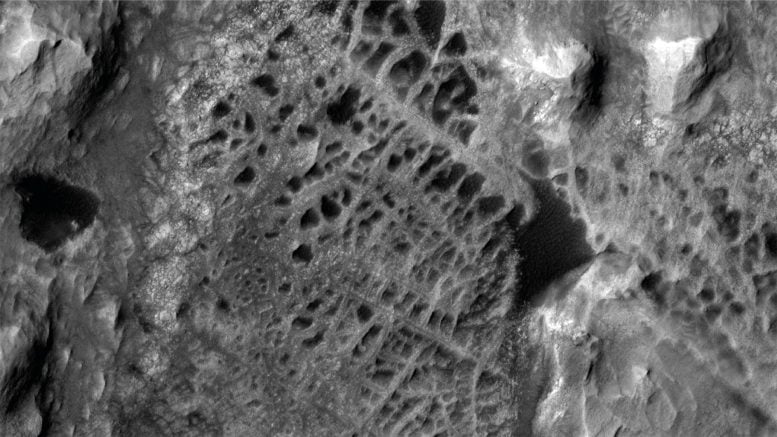 Formasi Boxwork Pengorbit Pengintai Mars NASA