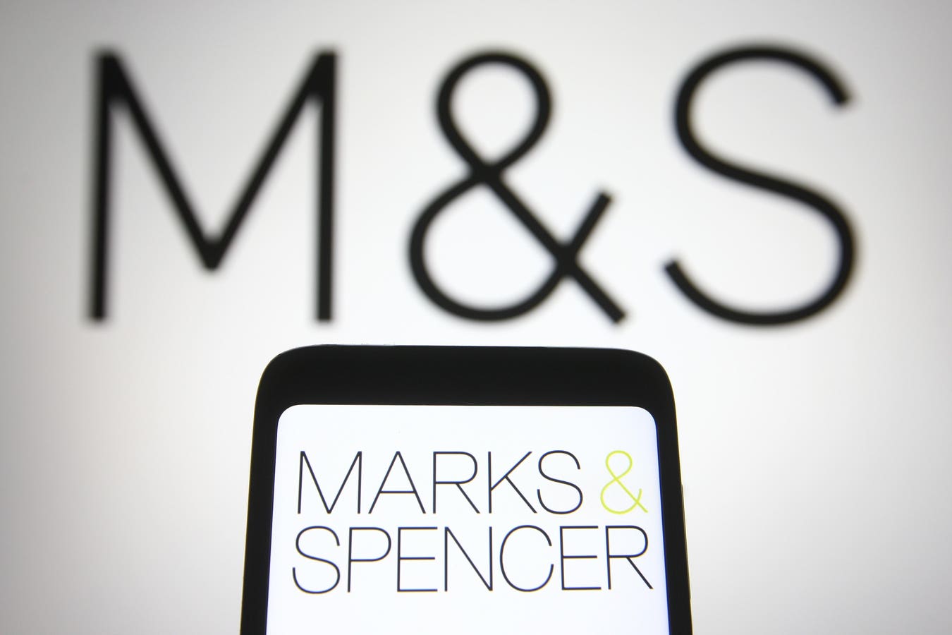 Marks & Spencer menghadapi tes kepercayaan pada lanskap ritel yang bergerak cepat
