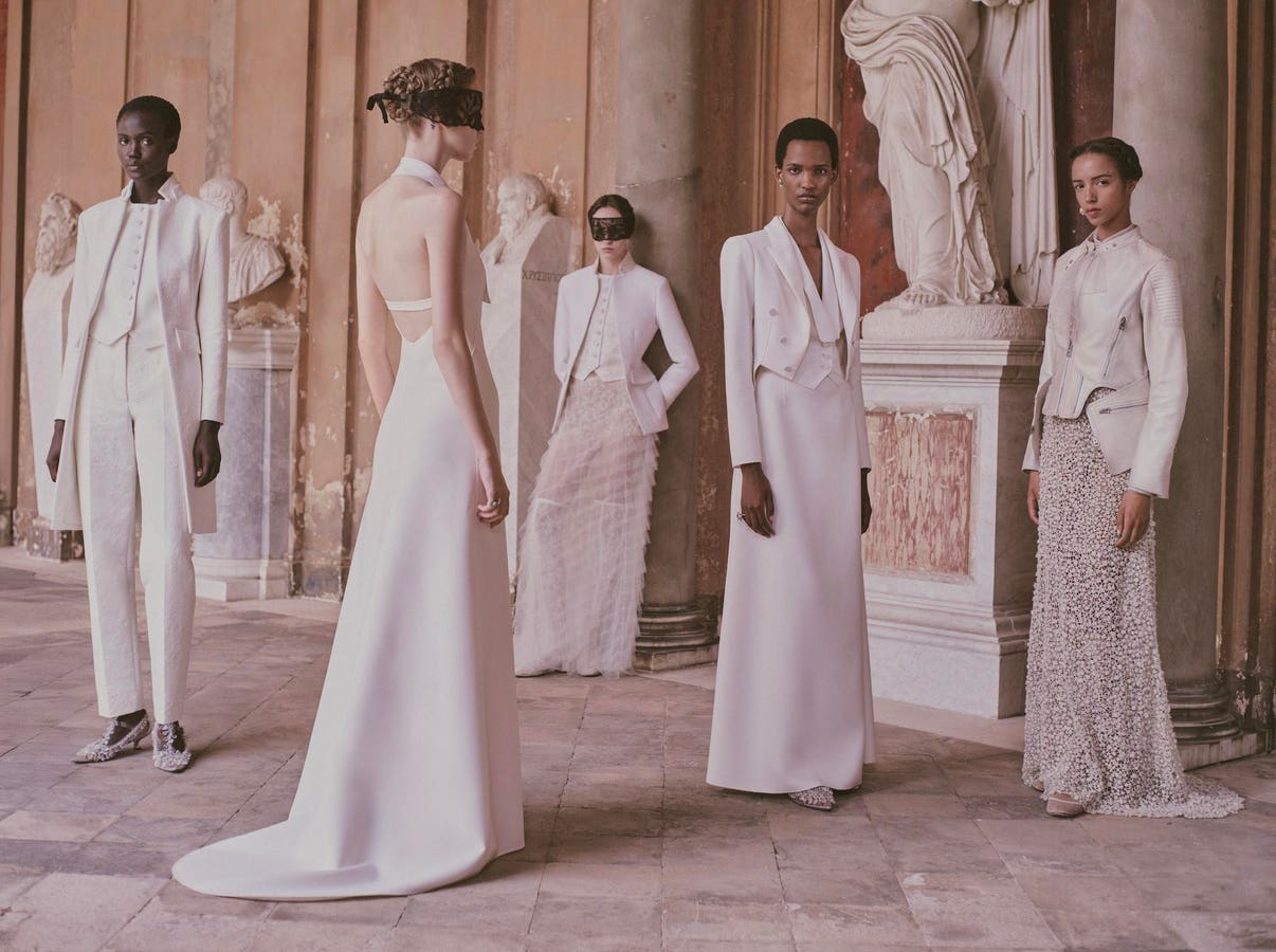 Pelayaran Maria Grazia Chiuri 2026 untuk Dior membangkitkan fantasi hantu