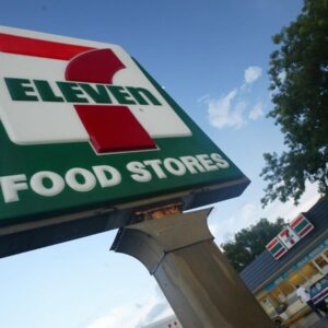 Pemegang Saham Menyetujui Dewan Baru Saat Couche-Tard Menunggu Kesepakatan 7-Eleven