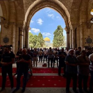 40.000 jamaah menghadiri doa Jumat di masjid AQSA