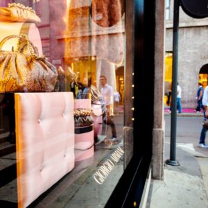 Otoritas Italia memungut denda $ 4 juta terhadap Giorgio Armani untuk pernyataan etika palsu