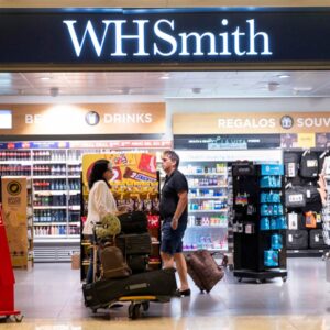 Whsmith menempatkan telur ritel ke dalam satu keranjang dengan penjualan unit kartu ucapan