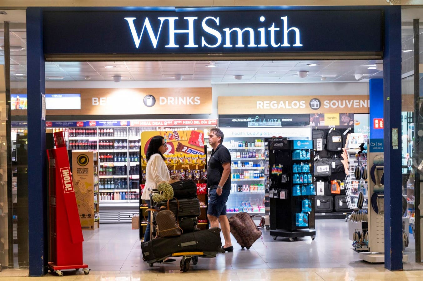 Whsmith menempatkan telur ritel ke dalam satu keranjang dengan penjualan unit kartu ucapan