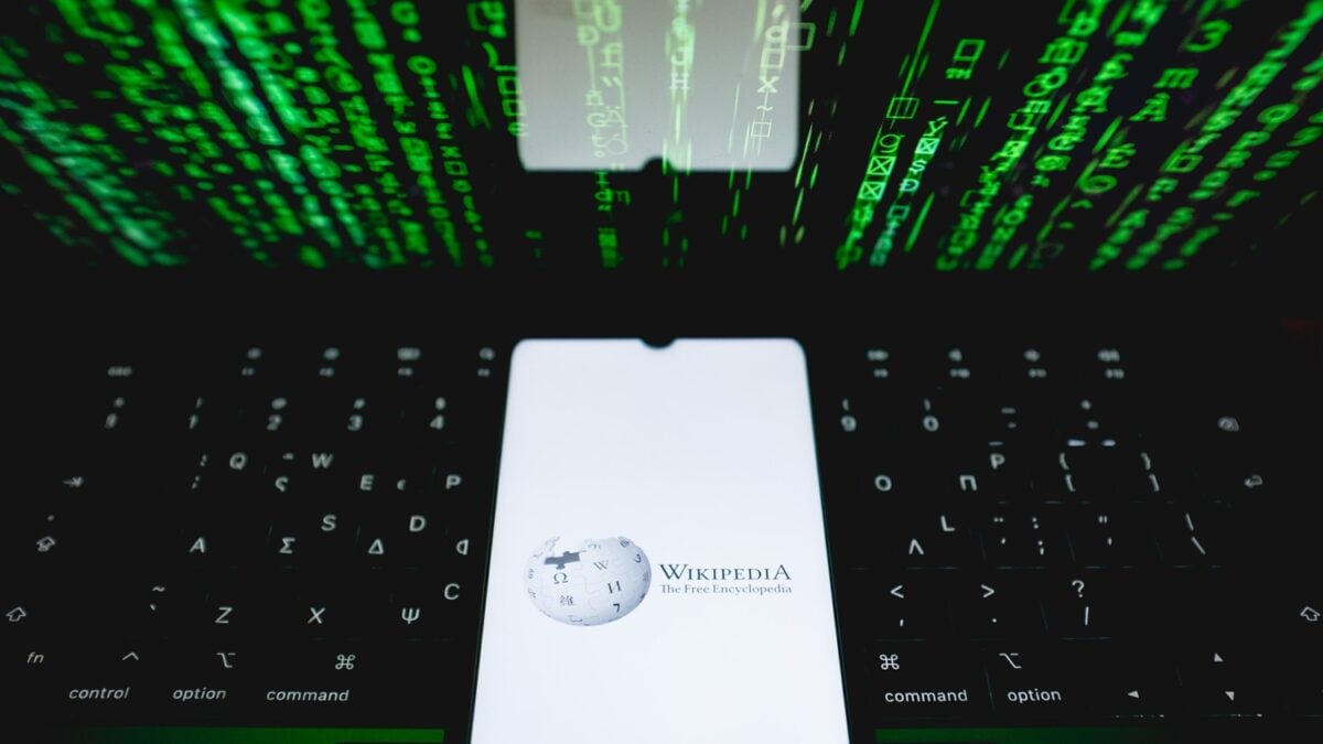 AI Membunuh Lalu Lintas Manusia di Wikipedia