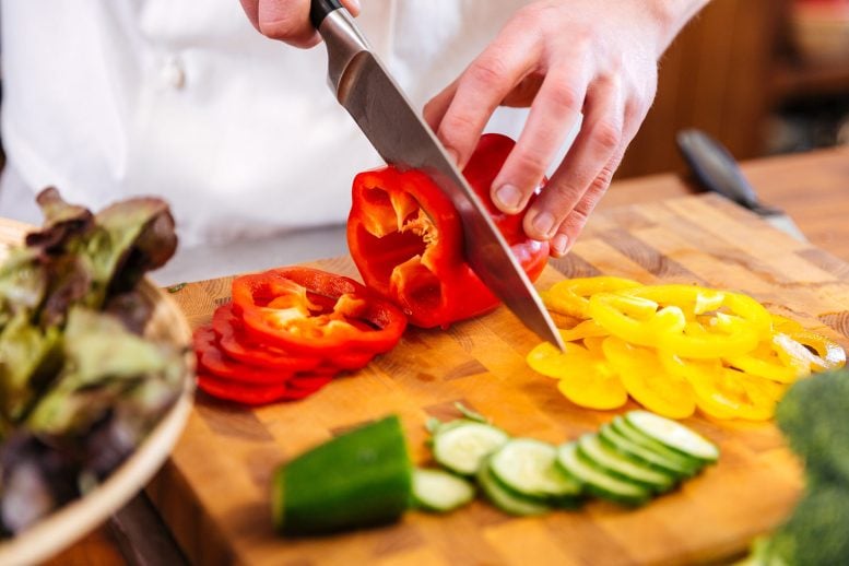 Memotong Sayuran Diet Vegan