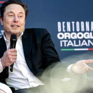 'Teroris Perusahaan' Mungkin Menghalangi Status Triliuner Elon Musk, Klaimnya