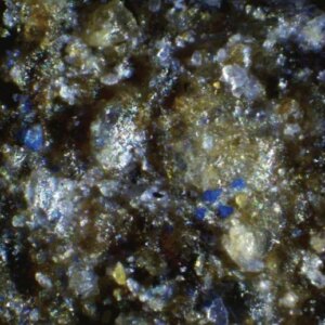 Gambar yang Diperbesar dari Bintik Residu Biru Berukuran Nano