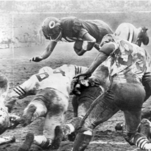 Gale Sayers mencetak 6 TD di Wrigley Field