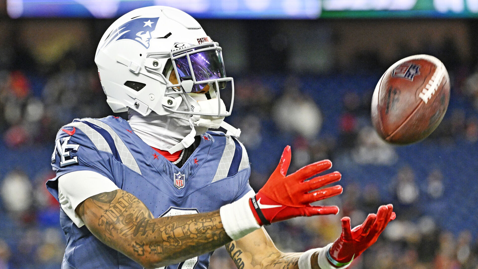 Christian Gonzalez dari Clown Patriots Setelah Skor Lumba-lumba